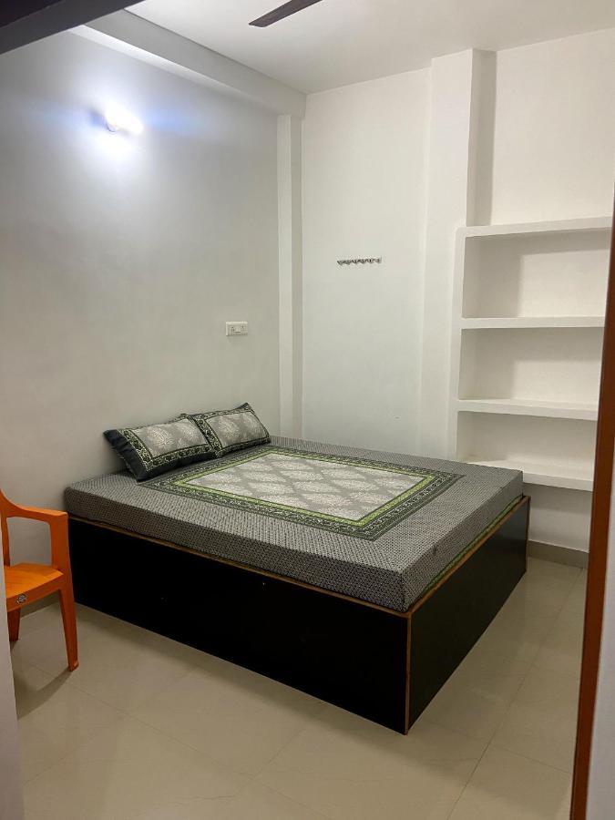 Garuda Guest House Varanasi Exterior photo